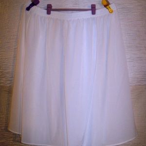 Maggie Sweet White Floral Breeze Skirt